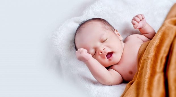 neonato-aspira-muco